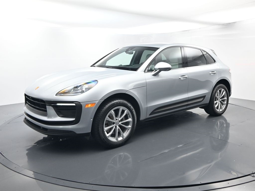 2022 Porsche Macan Base