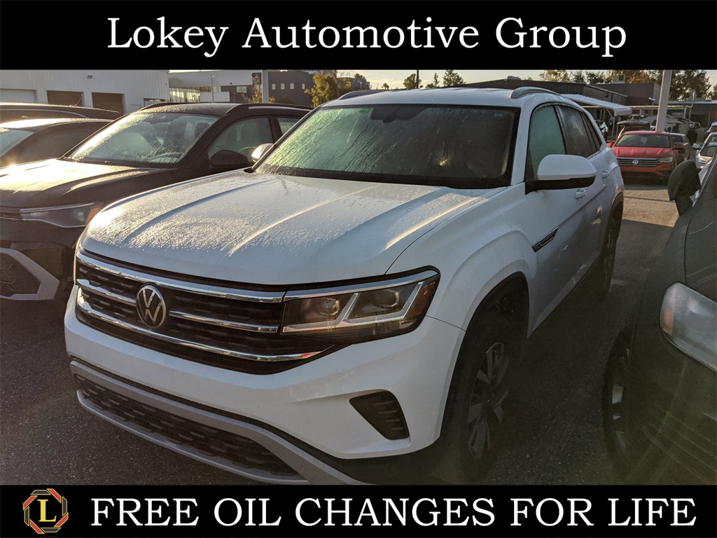 2022 Volkswagen Atlas Cross Sport SE's photo