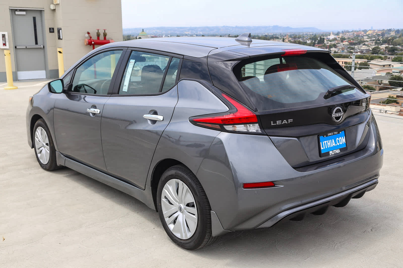 2025 Nissan Leaf S photo 8
