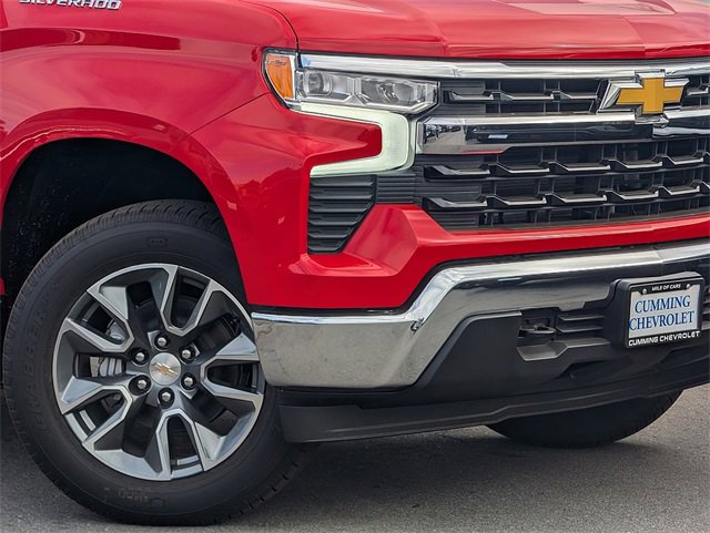 2025 Chevrolet Silverado 1500 LT photo 3