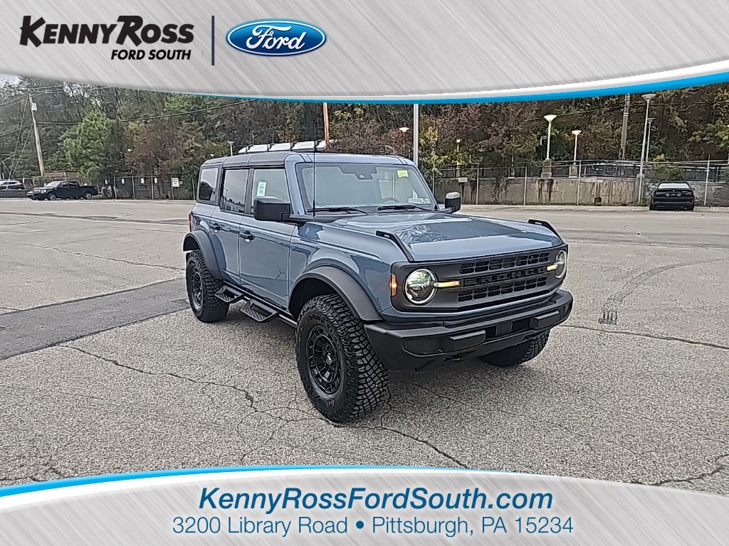 2025 Ford Bronco 4-Door Base's photo