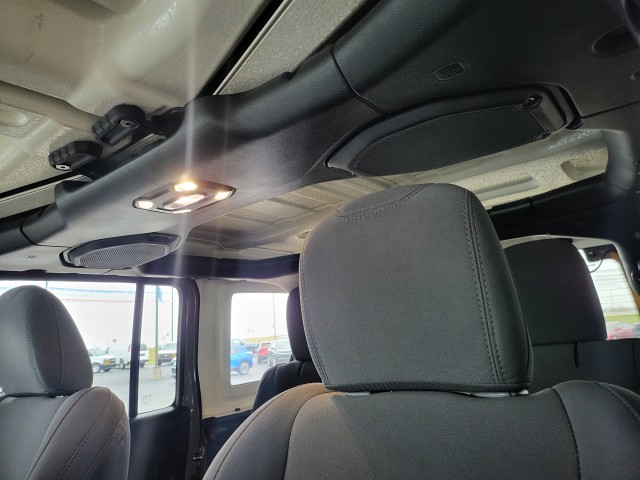 2023 Jeep Wrangler Willys photo 2