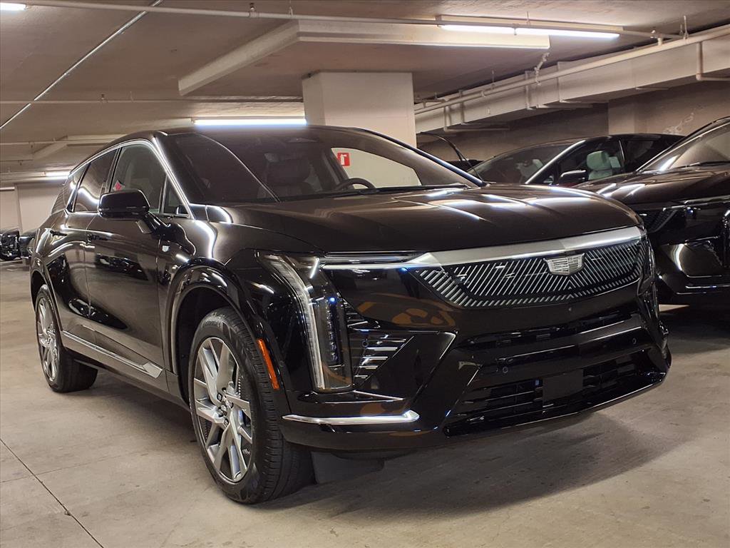 2026 Cadillac Optiq Luxury photo 2