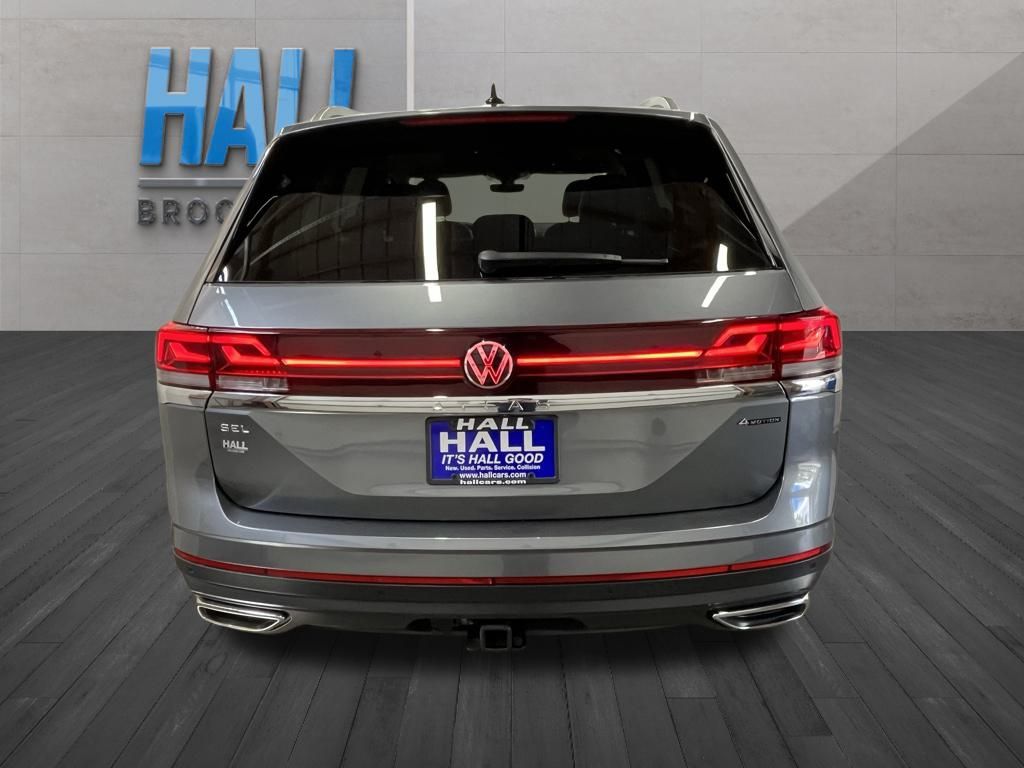 2024 Volkswagen Atlas SEL photo 3