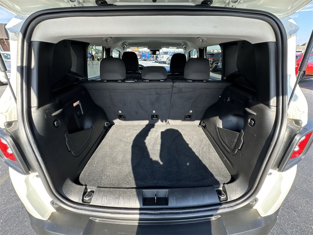 2023 Jeep Renegade Trailhawk photo 22