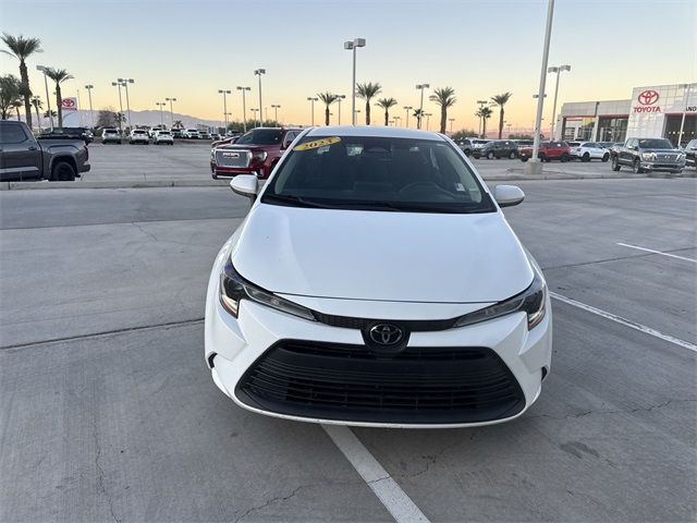 2023 Toyota Corolla LE photo 2