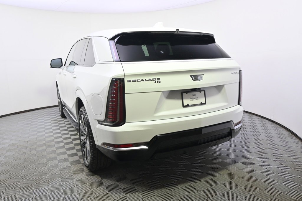 2025 Cadillac Escalade IQ Luxury photo 2
