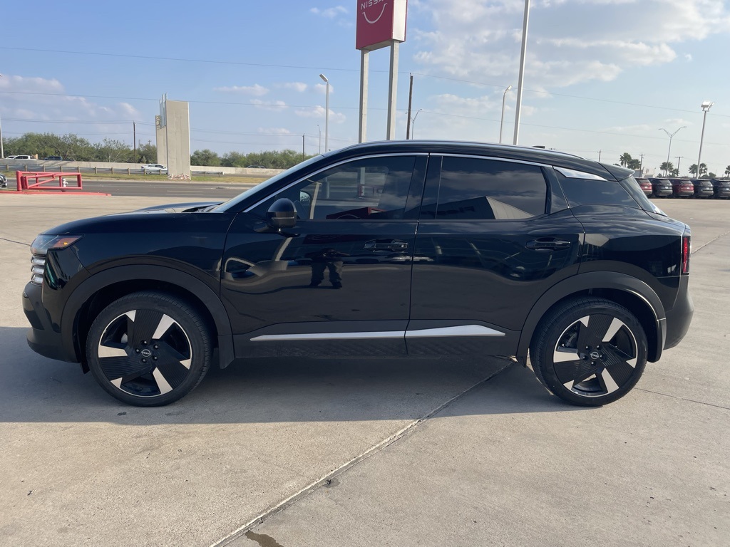 2025 Nissan Kicks SR photo 2