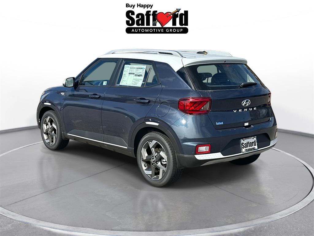 2025 Hyundai Venue Limited photo 4
