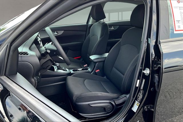 2021 Kia Forte FE photo 24