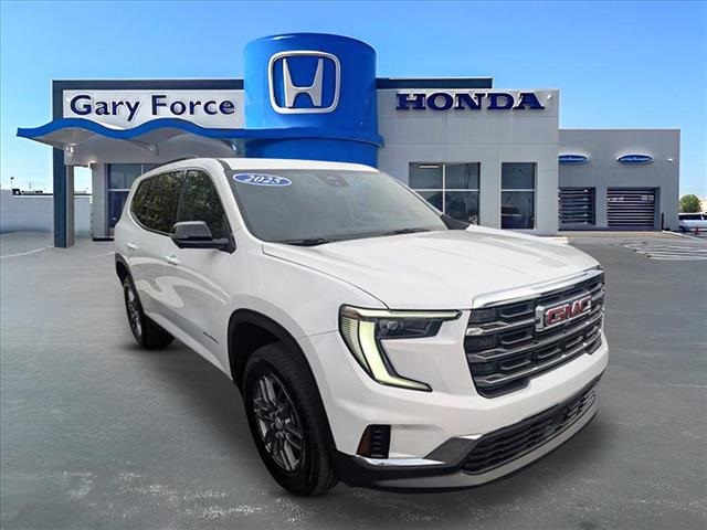 2025 GMC Acadia Elevation's photo