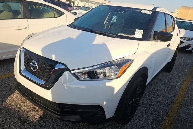 2020 Nissan Kicks S's photo