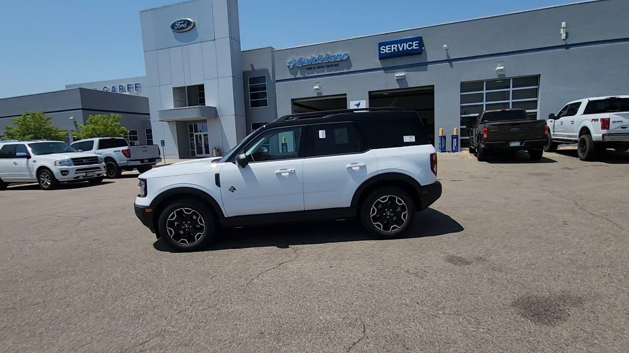 2025 Ford Bronco Sport Outer Banks photo 3