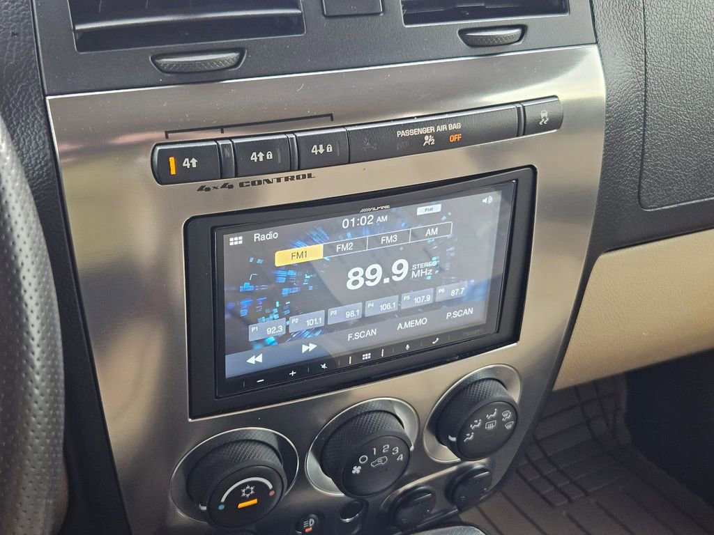 2008 Hummer H3 Luxury photo 17