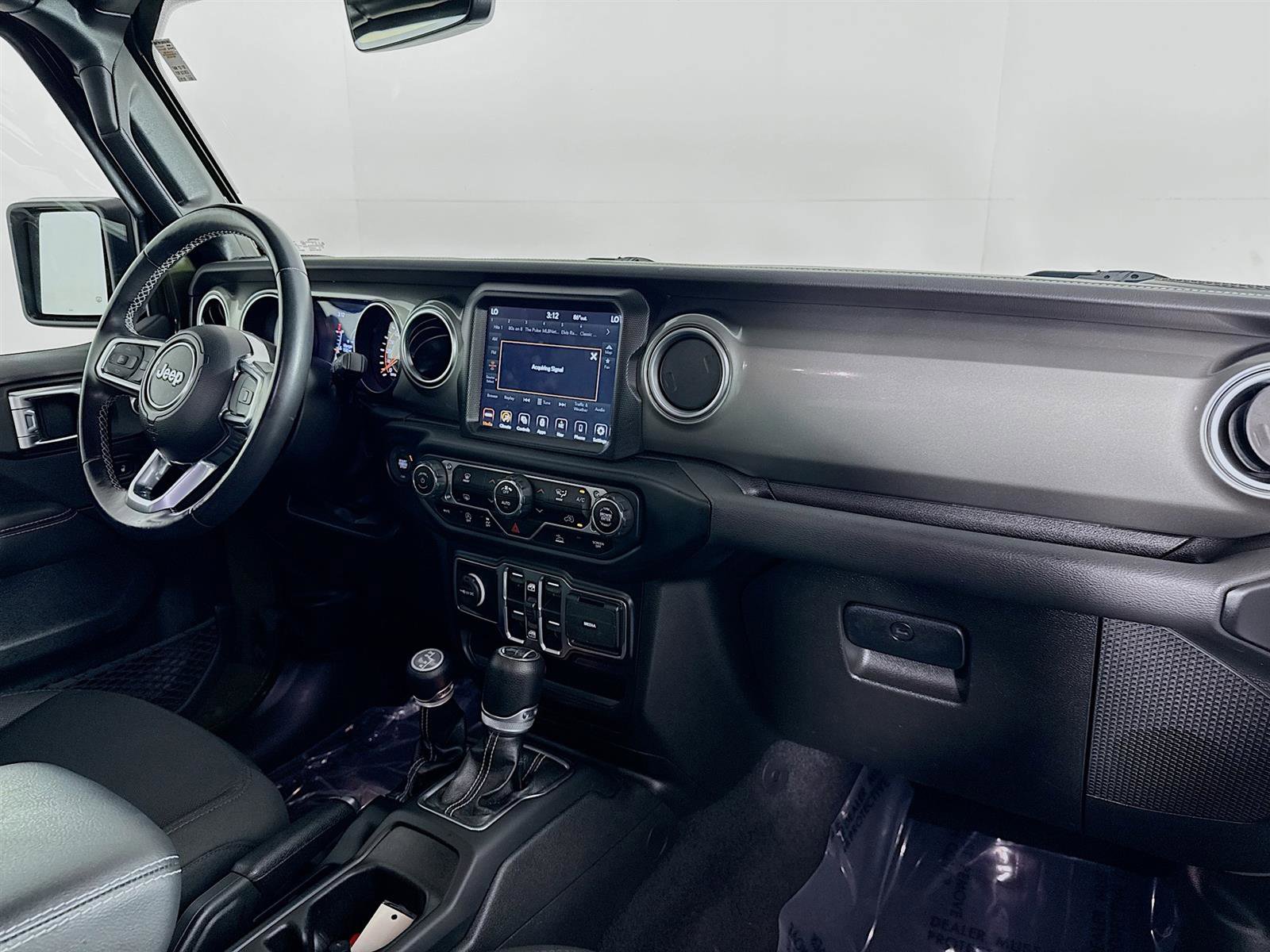 2022 Jeep Wrangler Unlimited Sahara photo 25