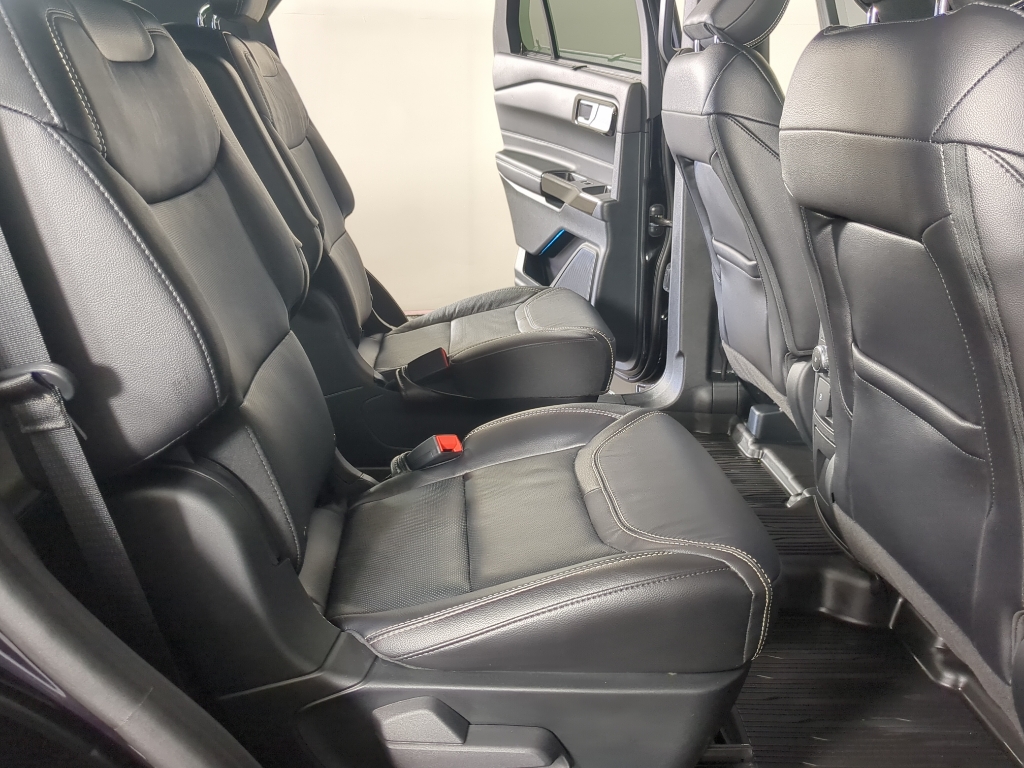 2023 Ford Explorer ST photo 18