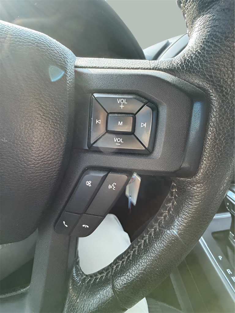 2015 Ford F-150 XLT photo 27
