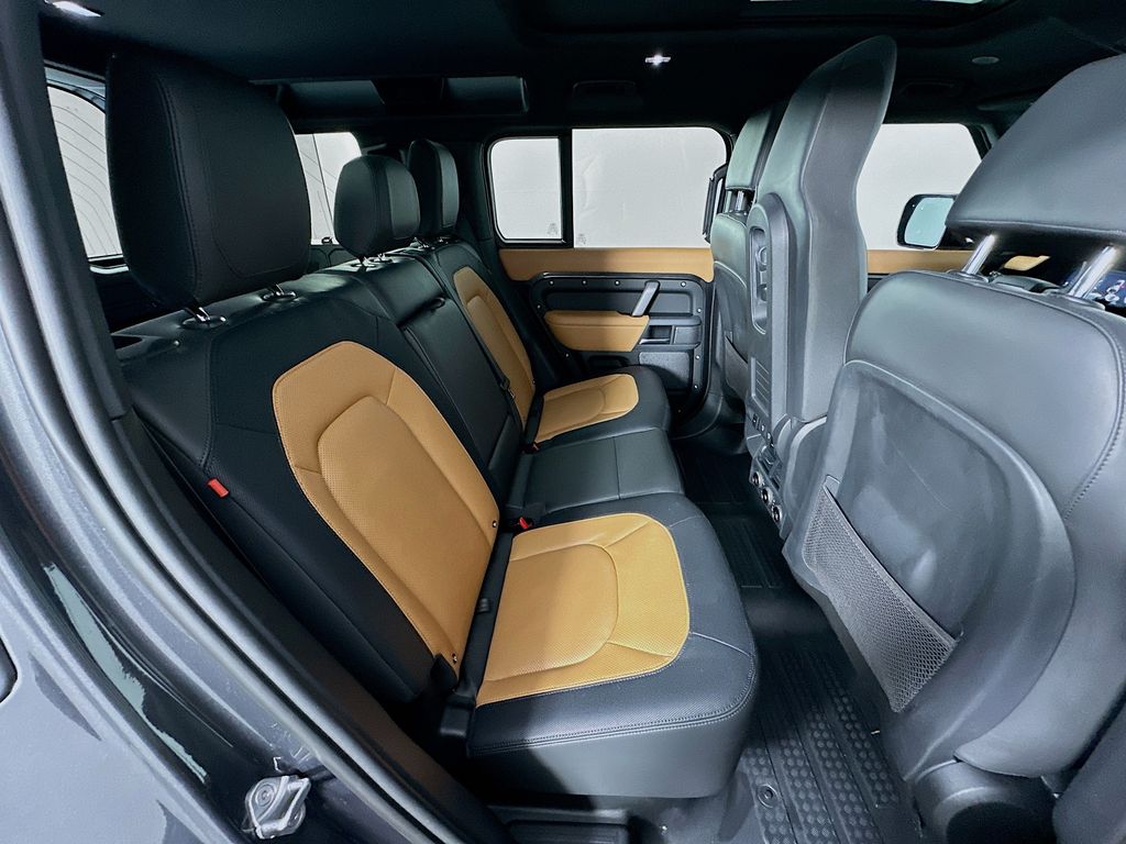 2024 Land Rover Defender 110 X-Dynamic SE photo 46