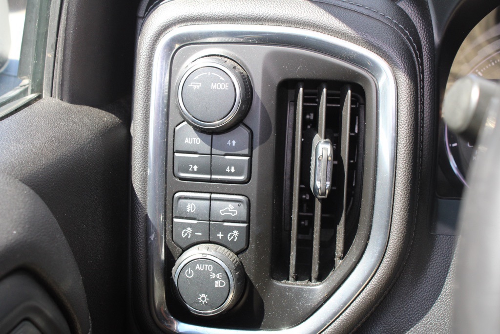2020 Chevrolet Silverado 1500 RST photo 13