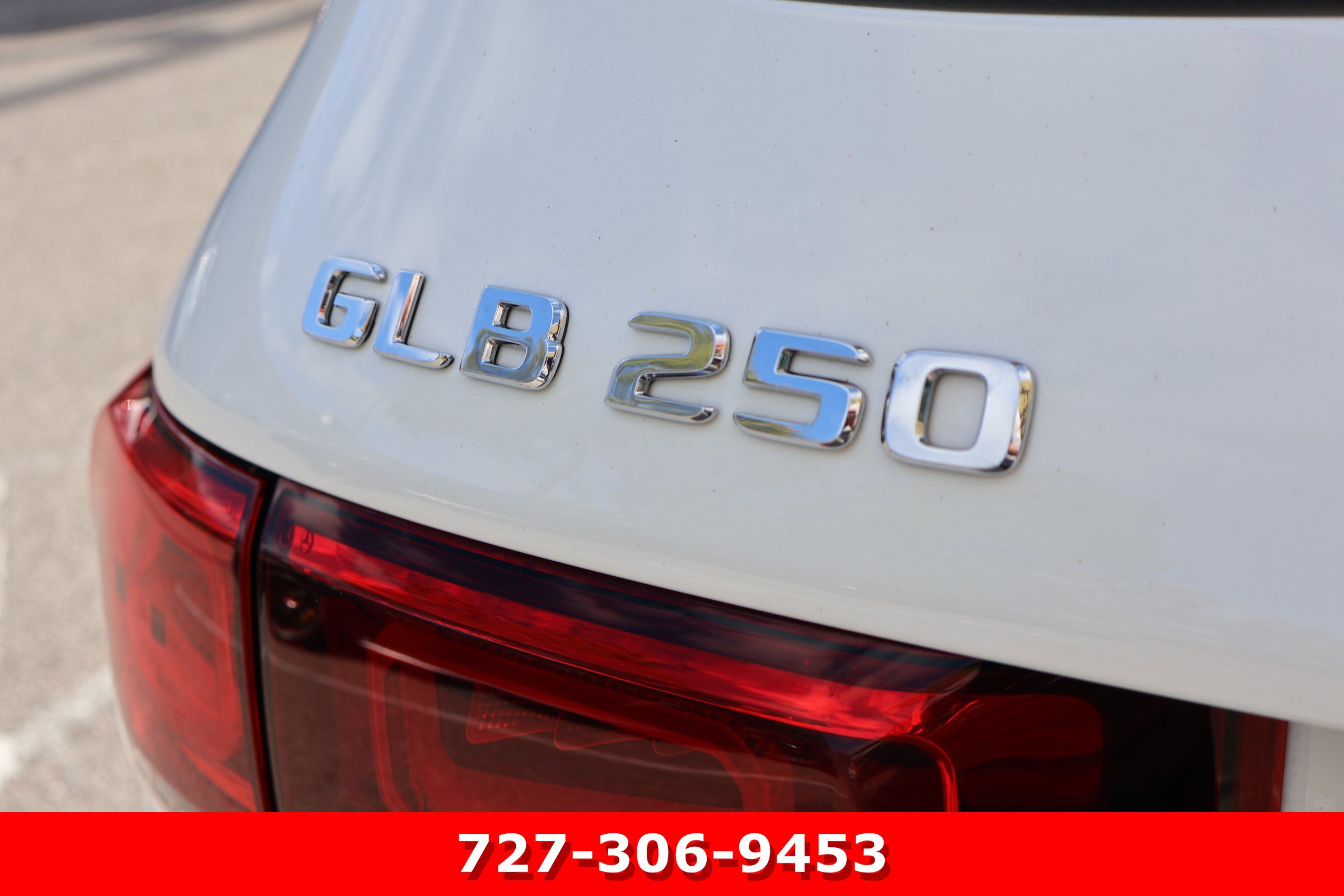 2023 Mercedes Benz GLB 250 photo 4