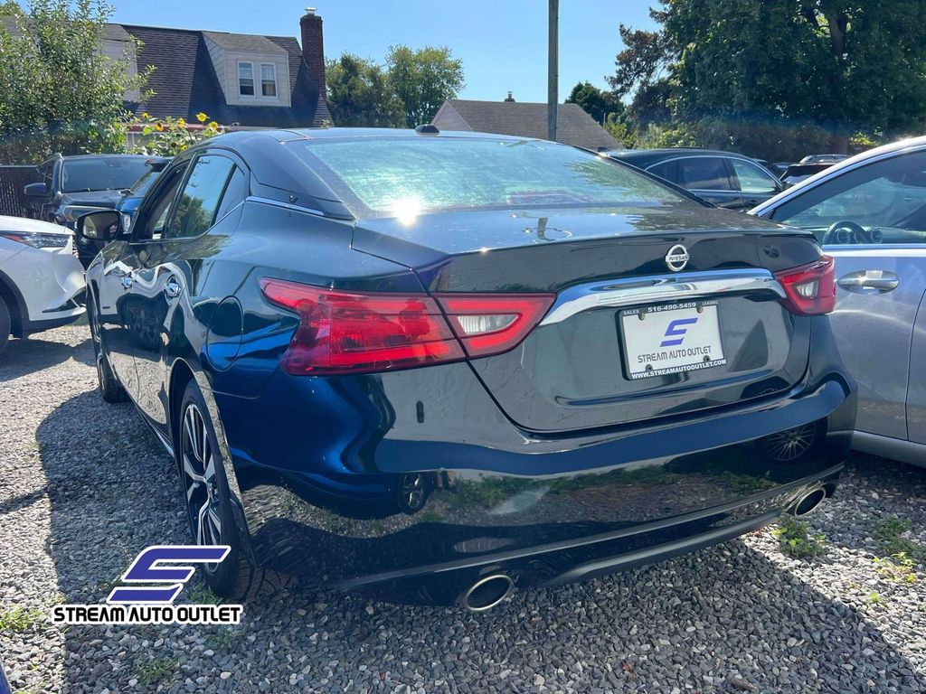 2017 Nissan Maxima SL photo 3