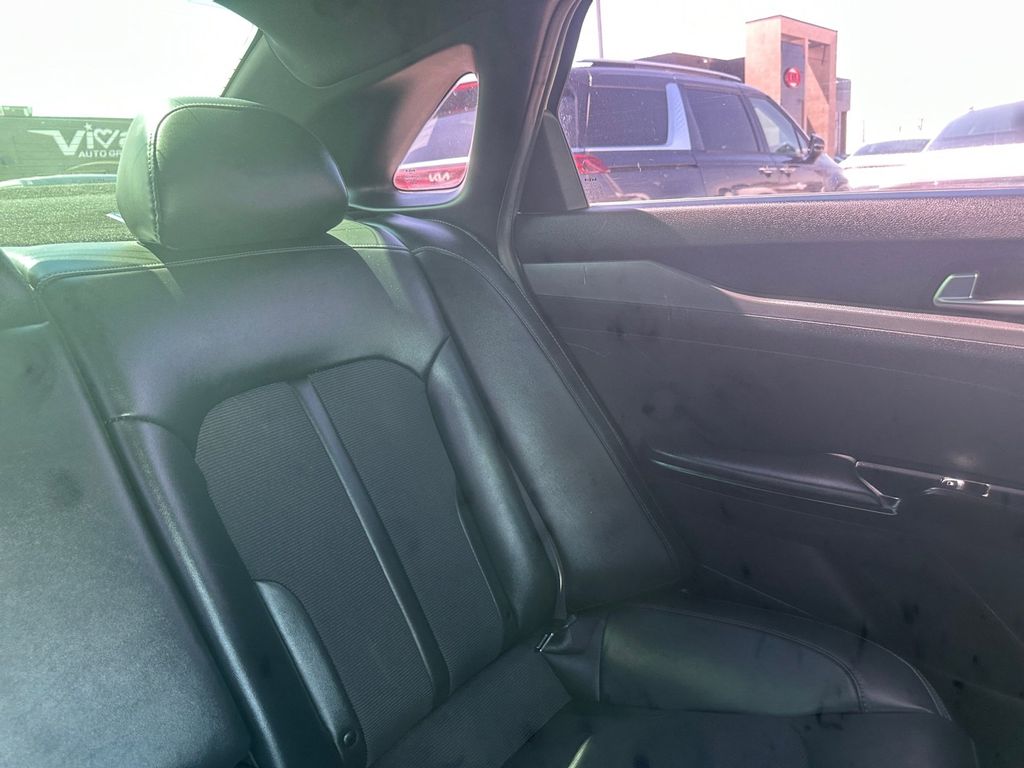 2022 Kia K5 GT-Line photo 16