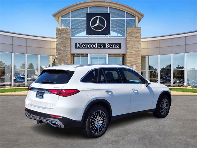 2026 Mercedes Benz GLC 300 4MATIC photo 3