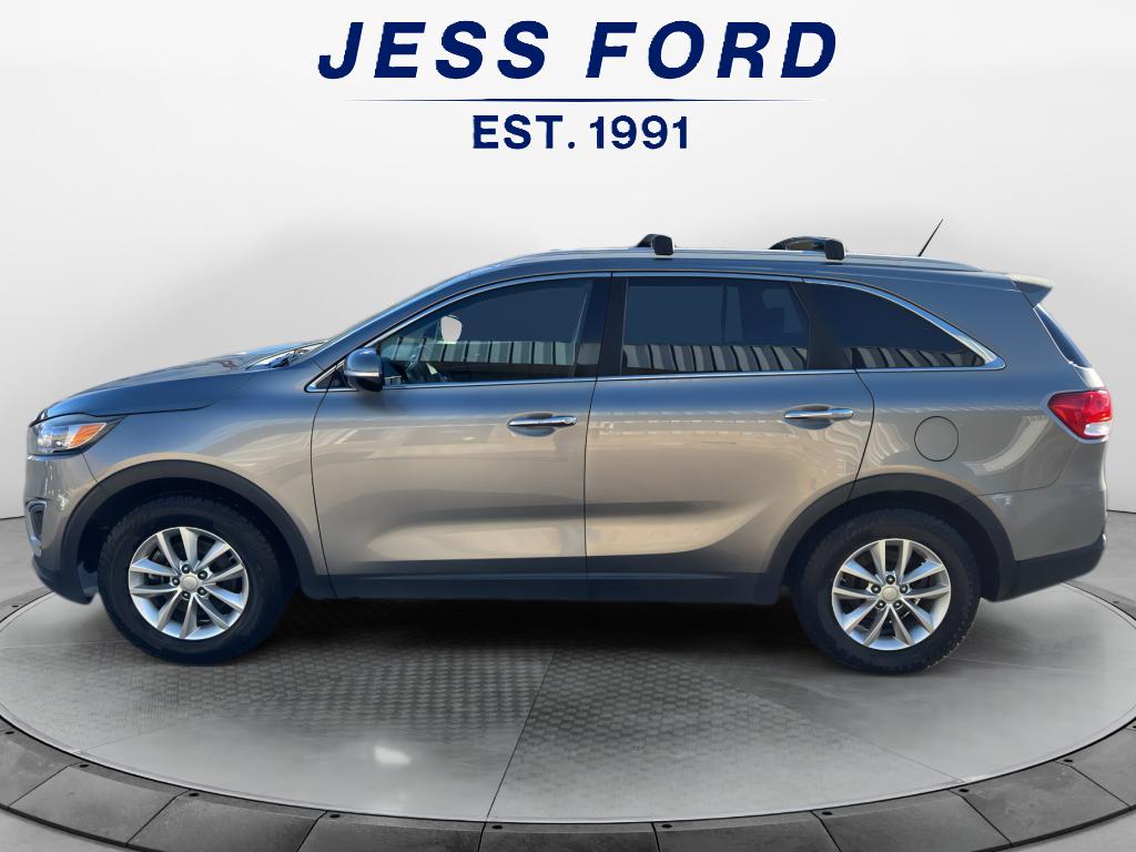 Used 2016 Kia Sorento LX with VIN 5XYPGDA57GG131099 for sale in Pullman, WA