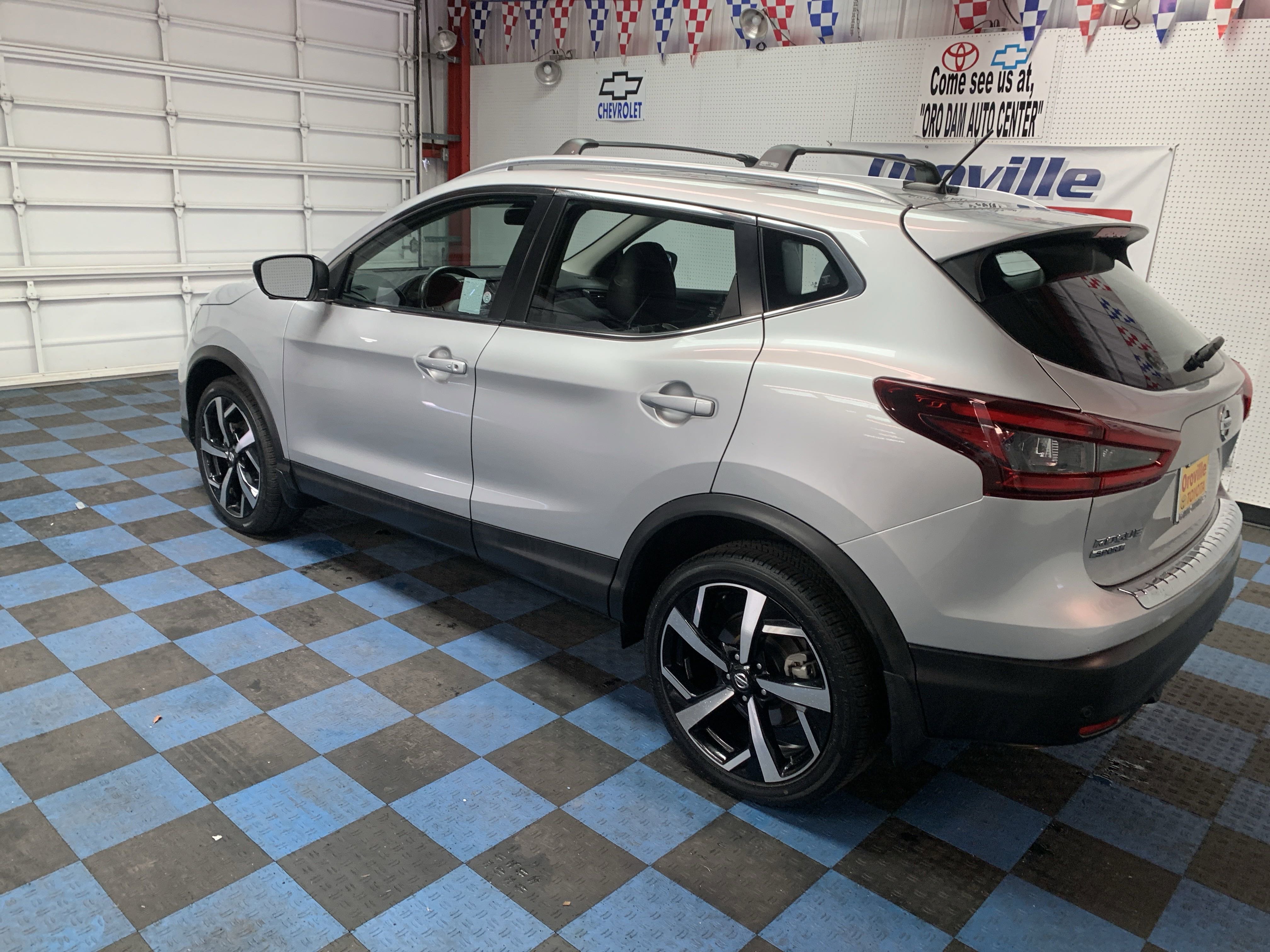 2022 Nissan Rogue Sport SL photo 3