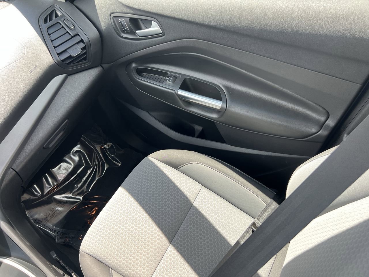 2017 Ford C-Max Hybrid SE photo 13