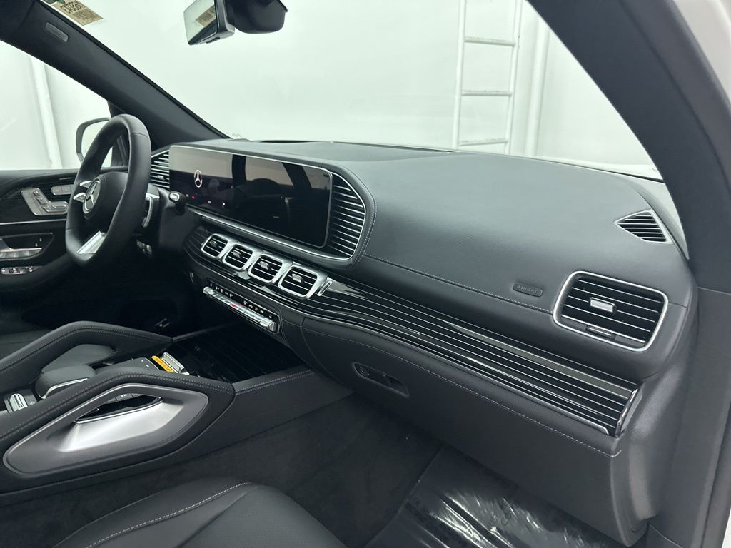2026 Mercedes Benz GLS 450 4MATIC photo 26