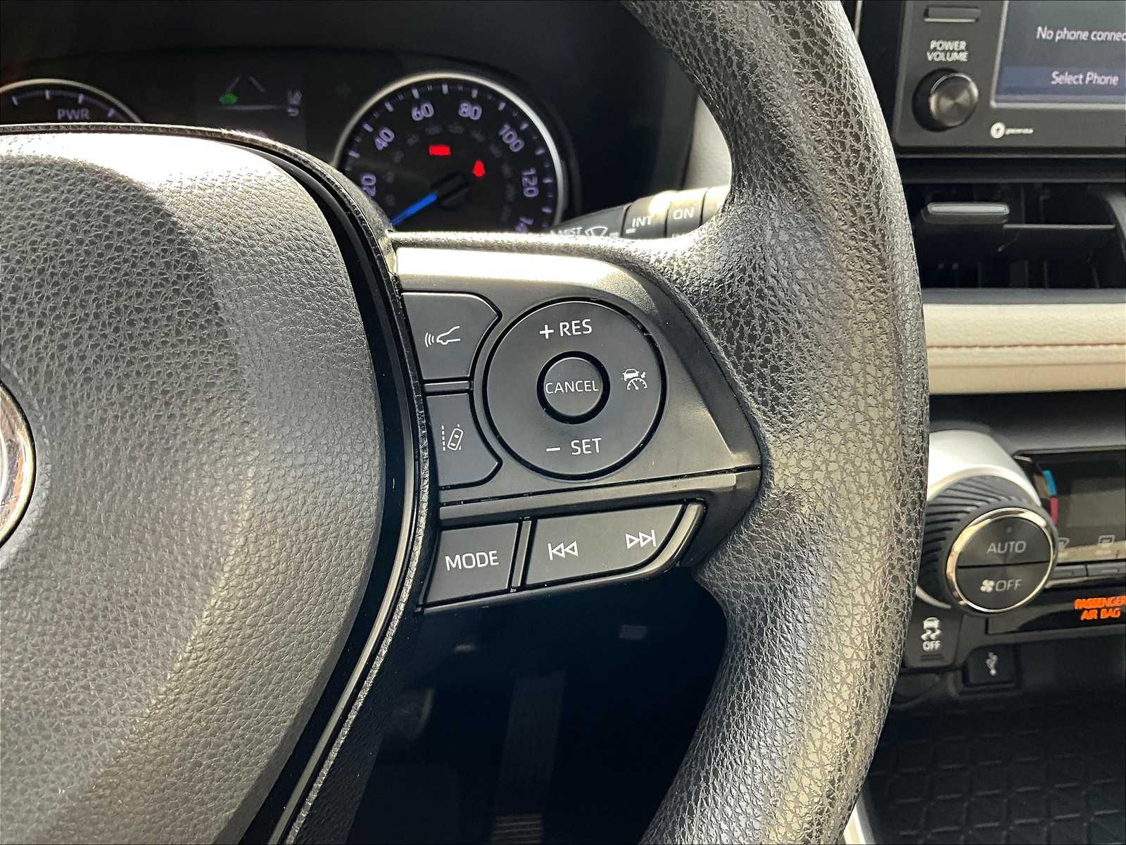 2021 Toyota RAV4 XLE photo 24