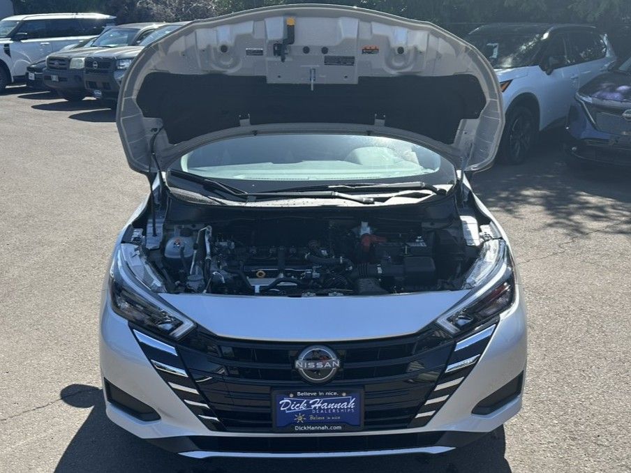 2025 Nissan Versa 1.6 S photo 4
