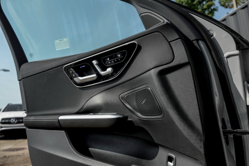 2025 Mercedes Benz C 300 4MATIC photo 12