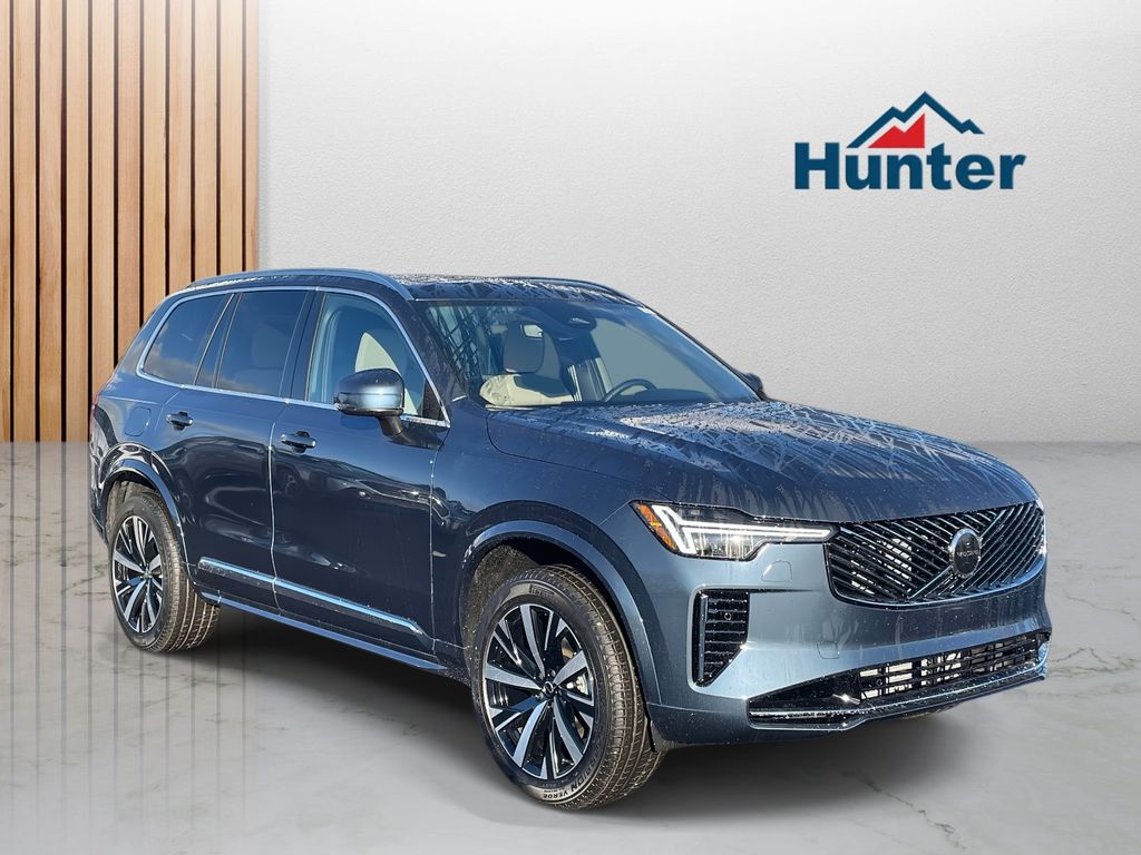 2026 Volvo XC90 Core's photo