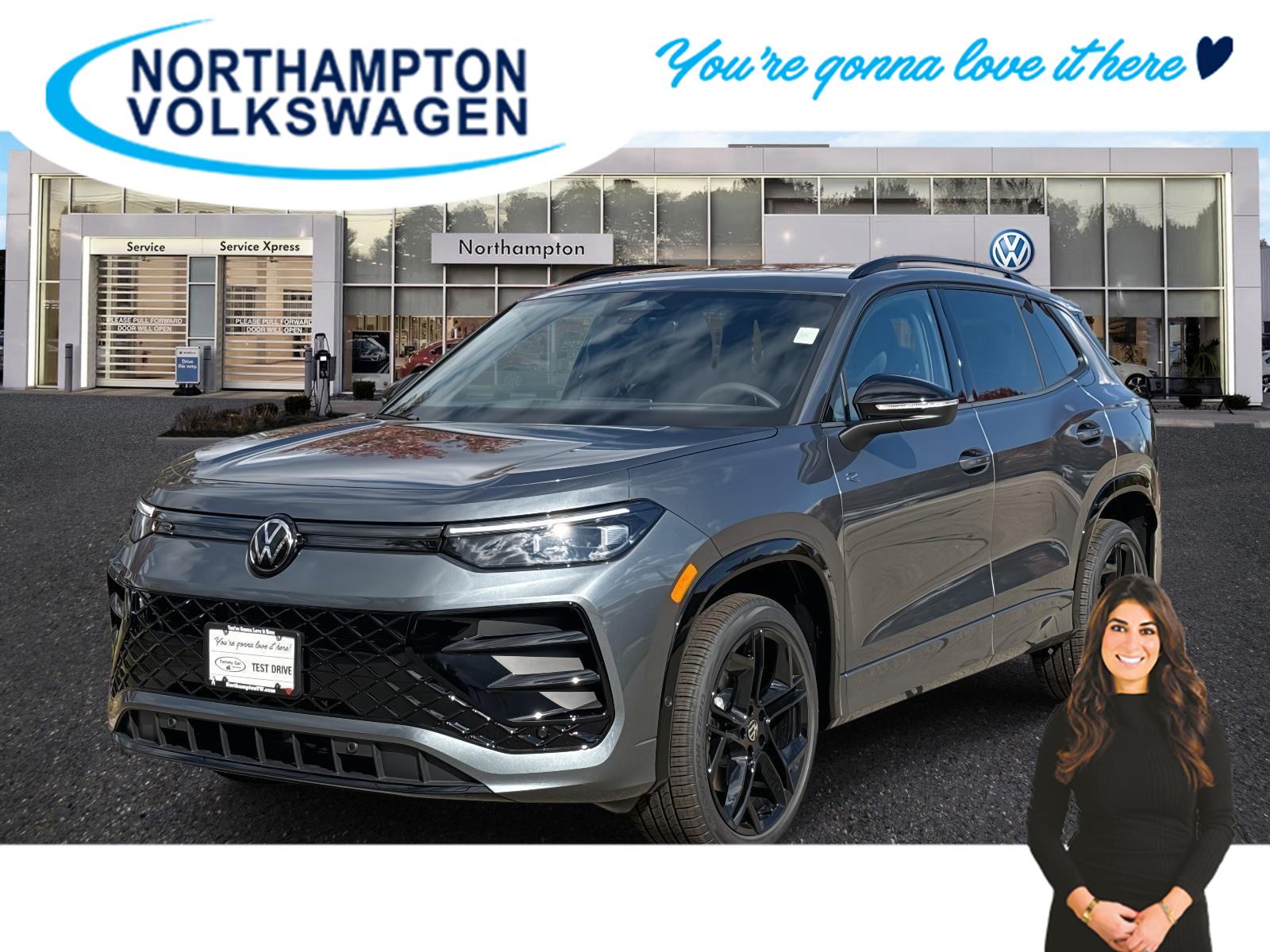 2025 Volkswagen Tiguan SE R-LINE BLACK's photo