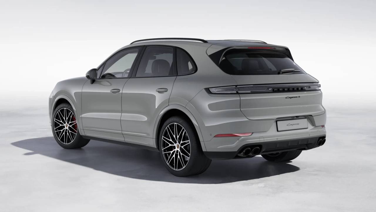 2025 Porsche Cayenne S photo 3