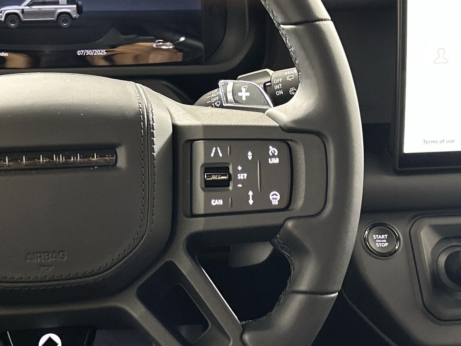 2025 Land Rover Defender 110 photo 13