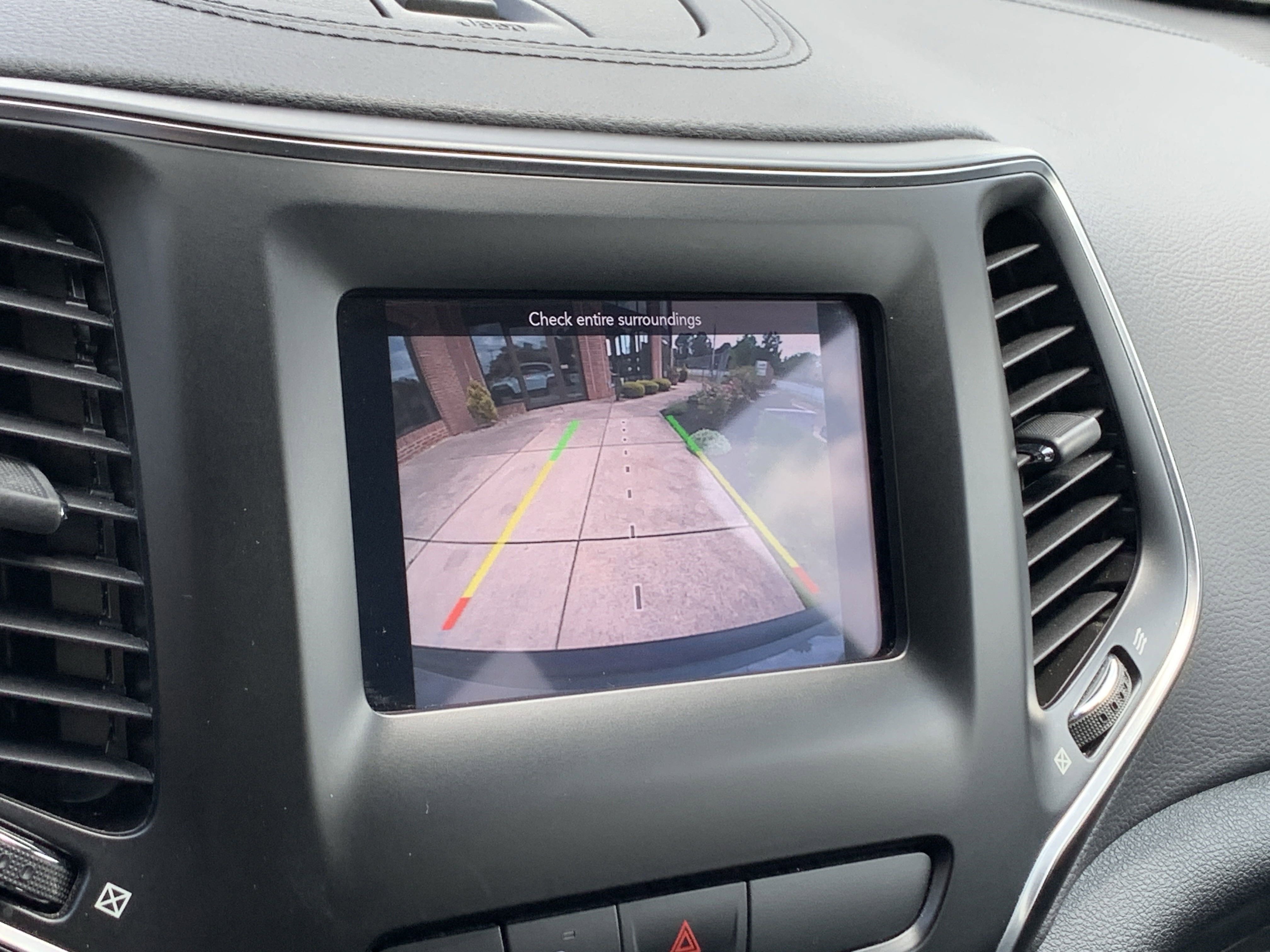 2020 Jeep Cherokee Latitude photo 22
