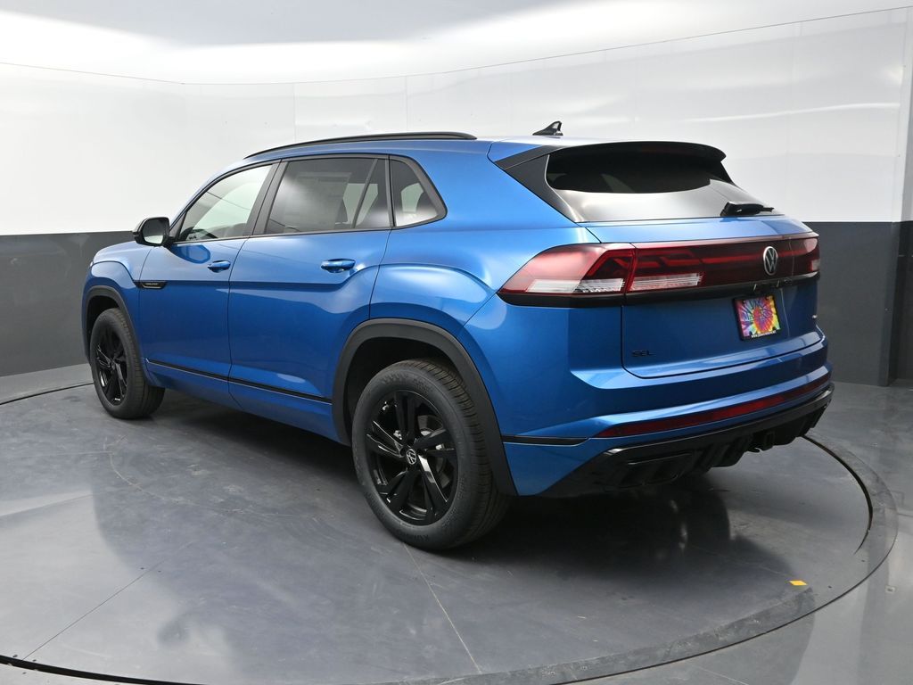 2025 Volkswagen Atlas Cross Sport SEL R-Line photo 2