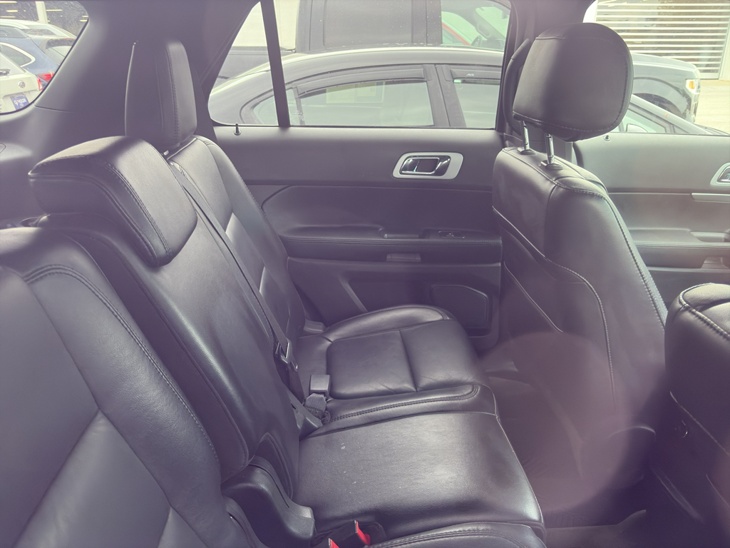 2013 Ford Explorer XLT photo 4