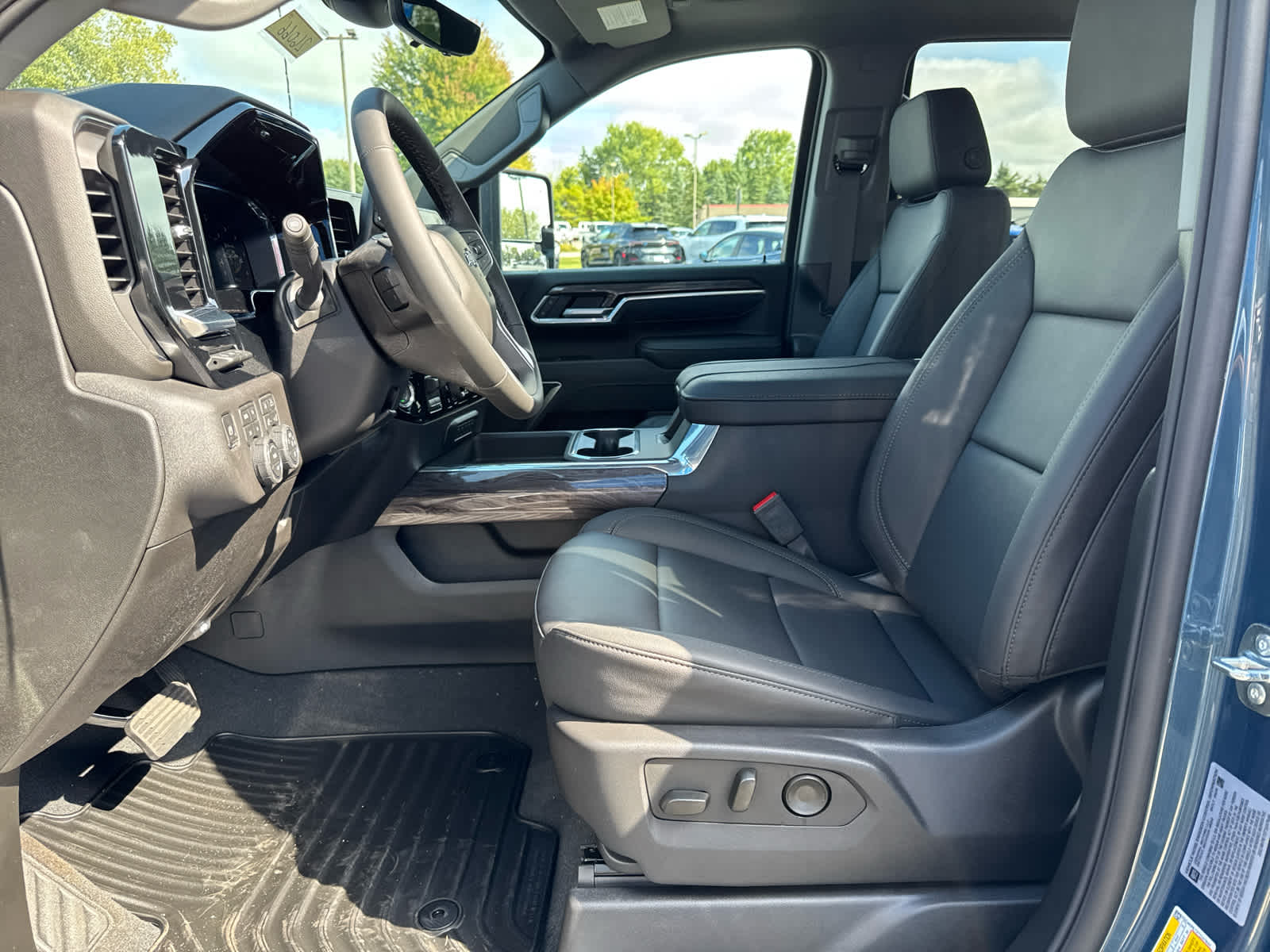 2026 Chevrolet Silverado LTZ photo 17