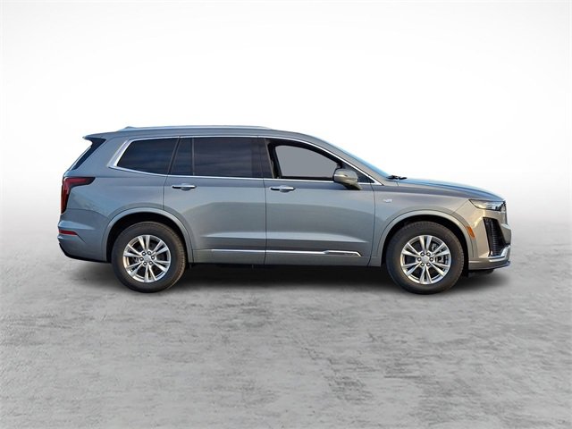 2025 Cadillac XT6 Luxury photo 2