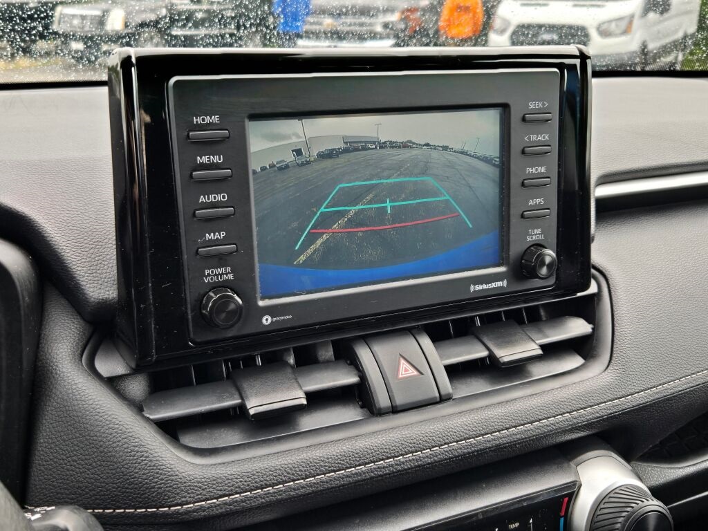 2021 Toyota RAV4 LE photo 23