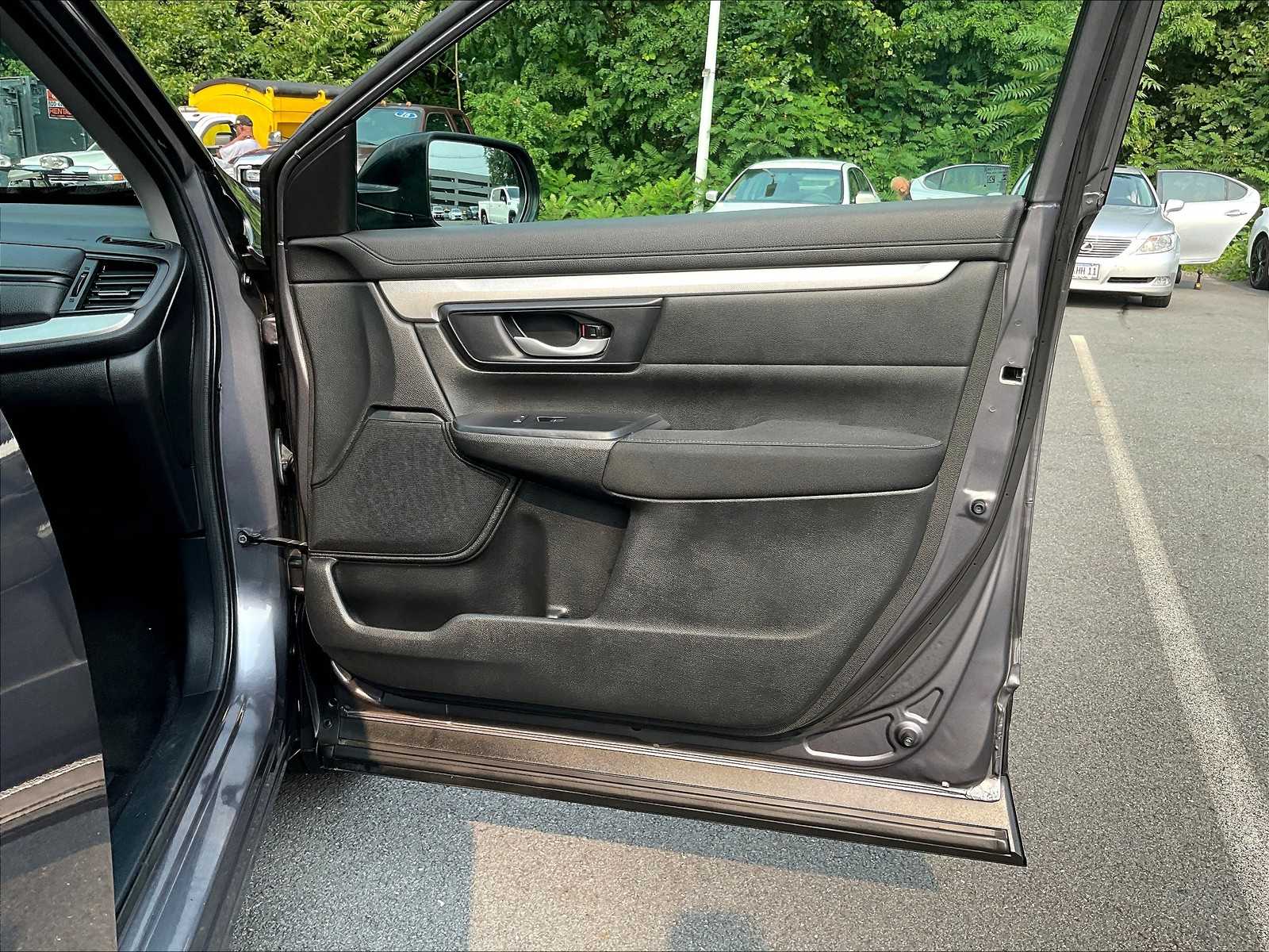 2018 Honda CR-V LX photo 12