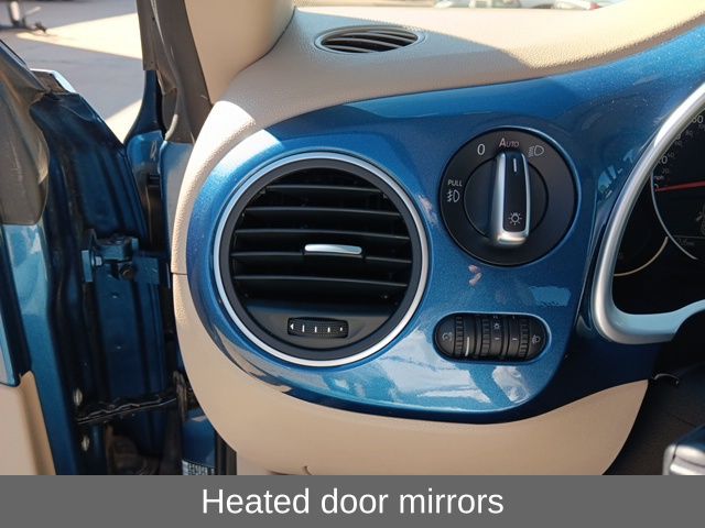 2019 Volkswagen Beetle SE photo 8