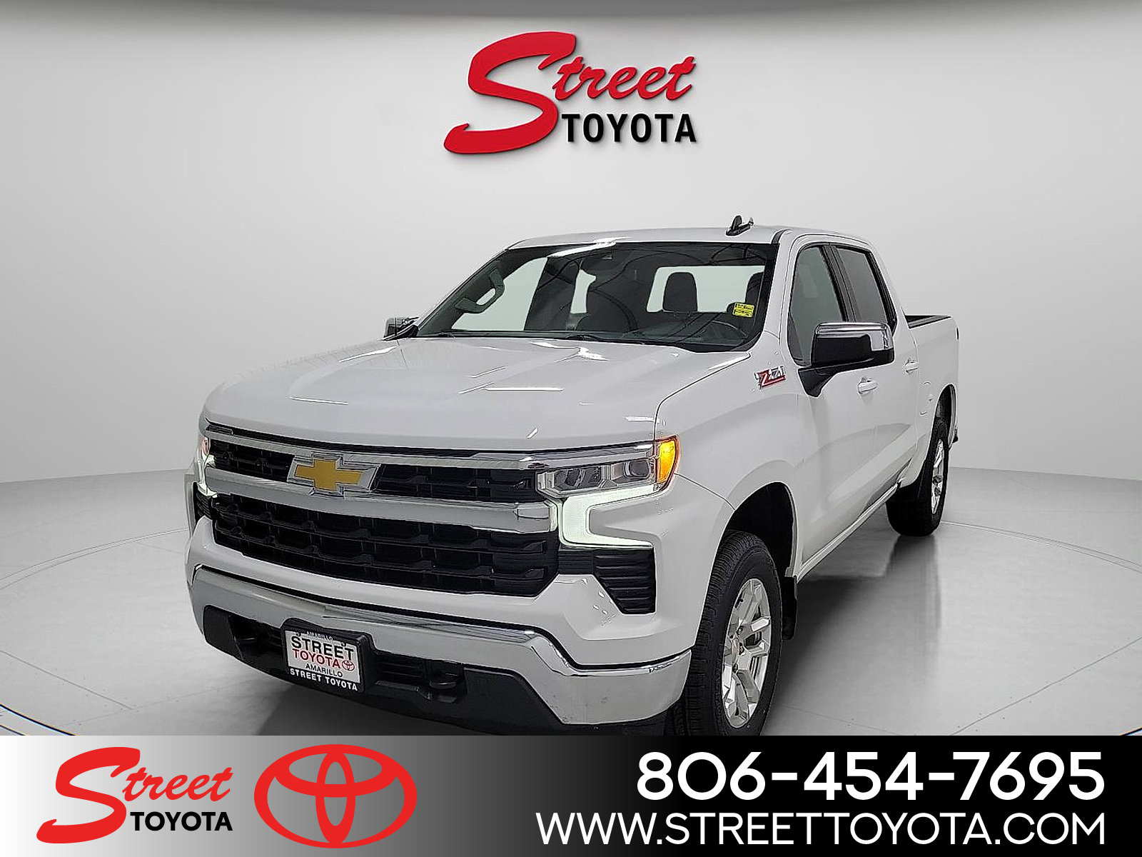 2024 Chevrolet Silverado 1500 LT's photo