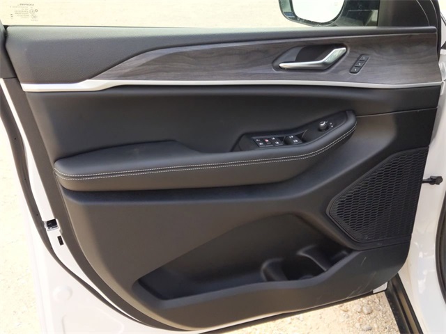2025 Jeep Grand Cherokee Limited photo 12