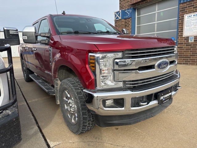 2019 Ford F-350 Super Duty Lariat's photo