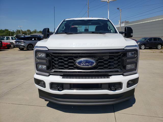 2026 Ford F-350 photo 2